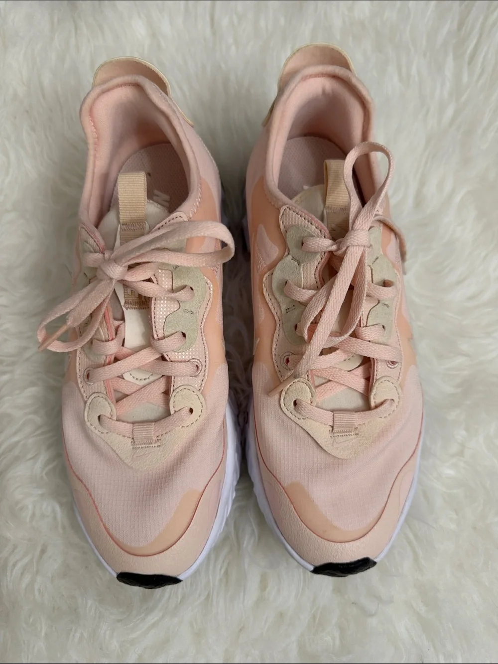 Nike Sneakers Women’s React Art3mis Trainer Pearl Orange Size 7 NWOB